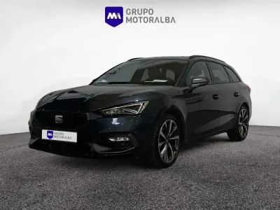 Usado Seat Leon FR 150 CV (110 kW) 2023 Gris / plata Familiar