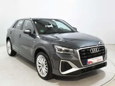 Usado Audi Q2 Black Edition 150 CV (110 kW) 2025 Gris SUV