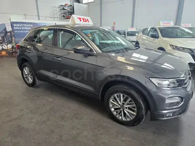 Usado VW T-Roc Edition 115 CV (84 kW) 2020 Gris / plata SUV