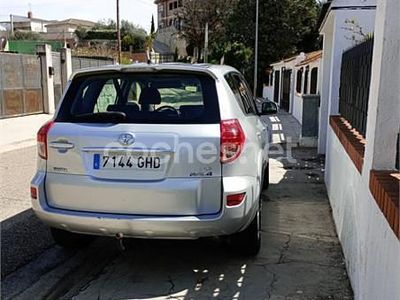 Usado Toyota RAV4 177 CV (130 kW) 2008 Gris / plata SUV