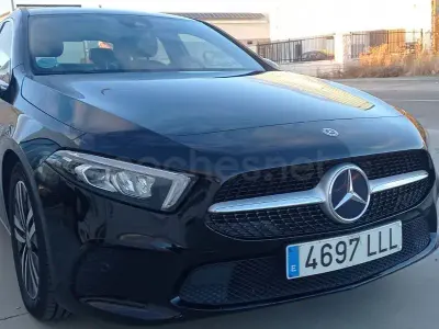 Usado Mercedes A180 116 CV (85 kW) 2022 Negro Berlina