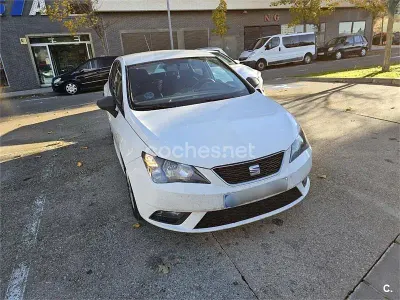 Usado Seat Ibiza Reference 90 CV (66 kW) 2017 Blanco Berlina