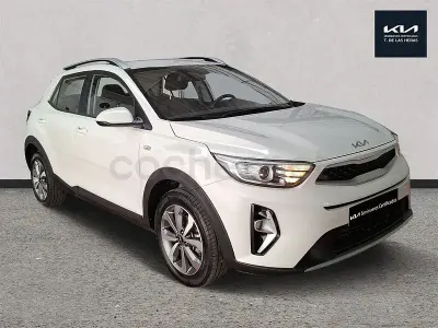 Usado Kia Stonic 100 CV (73 kW) 2025 Blanco SUV