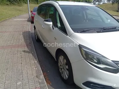 Usado Opel Zafira Tourer Excellence 136 CV (100 kW) 2017 Blanco Monovolumen