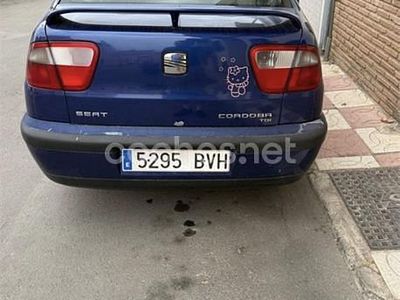 Azul Usado 2002 Seat Cordoba Stella Berlina | 1800 € (Buen precio)