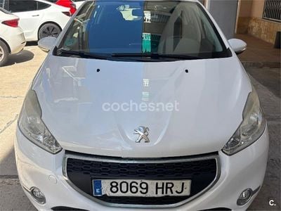 Usado Peugeot 208 82 CV (60 kW) 2013 Blanco Utilitario