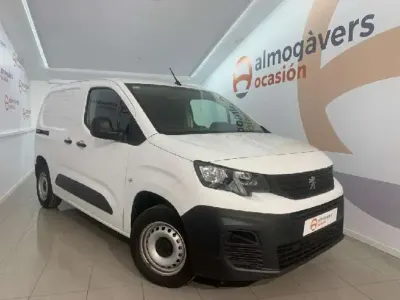 Usado Peugeot Partner 102 CV (75 kW) 2023 Blanco Monovolumen