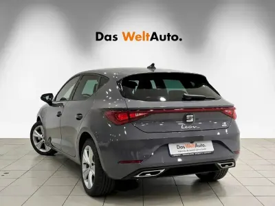 Usado Seat Leon FR 204 CV (150 kW) 2026 Gris Berlina