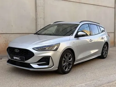 Usado Ford Focus ST-Line 125 CV (91 kW) 2024 Gris Familiar