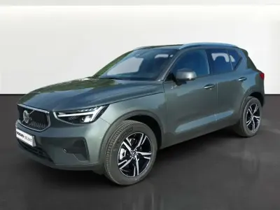 Novo Volvo XC40 Core 163 HP (119 kW) 2025 Prateado SUV