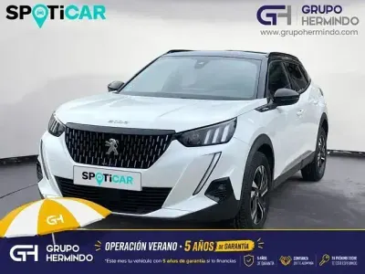 Usado Peugeot 2008 GT-line 100 CV (73 kW) 2020 Blanco SUV