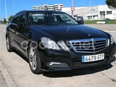 Usado Mercedes E220 Avantgarde 170 CV (125 kW) 2010 Negro Berlina