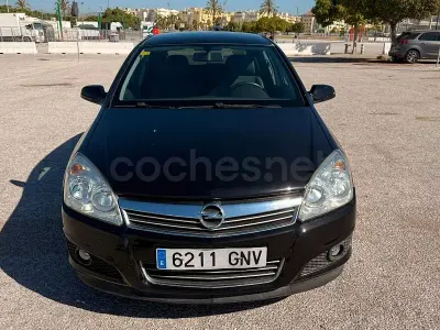 Usado Opel Astra Sport 110 CV (80 kW) 2009 Negro Berlina