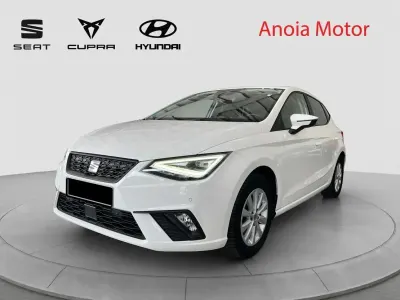 Usado Seat Ibiza Style Plus 110 CV (80 kW) 2022 Blanco Utilitario