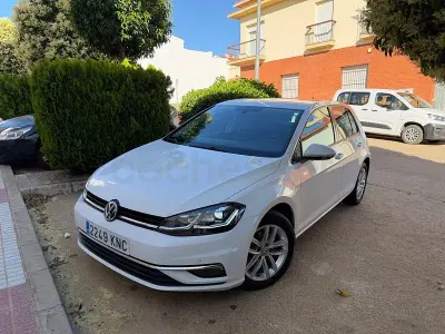 Usado VW Golf VII Advance 115 CV (84 kW) 2018 Blanco Berlina