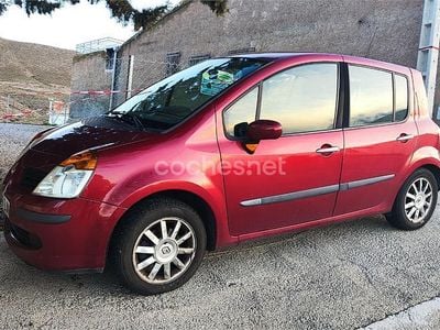 Usado Renault Modus Expression 80 CV (58 kW) 2005 Rojo Monovolumen