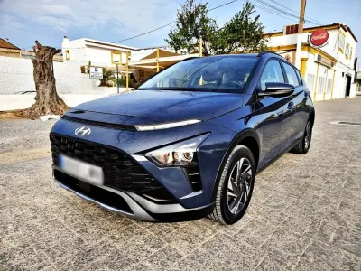Usado Hyundai Bayon 84 CV (61 kW) 2022 Gris SUV