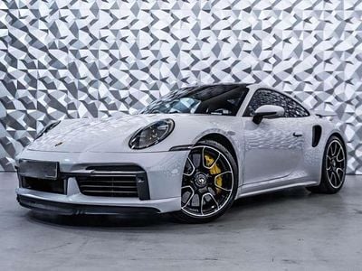 Gris Usado 2022 Porsche 992 Coupe | 196.000 € (Buen precio)