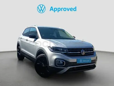 Usado VW T-Cross Sportline 150 CV (110 kW) 2022 Gris / plata SUV