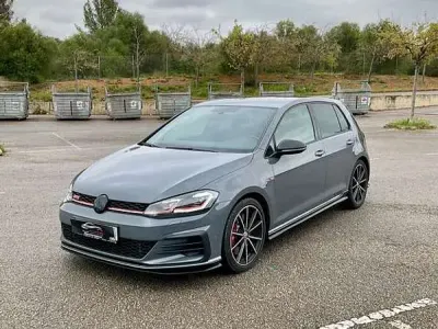 Usado VW Golf VIII GTI 290 CV (213 kW) 2020 Gris Utilitario