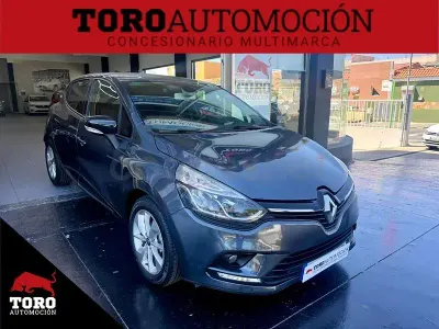 Usado Renault Clio IV LIMITED 90 CV (66 kW) 2018 Gris / plata Berlina