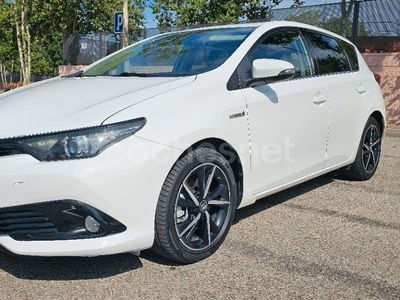 Toyota Auris Hybrid
