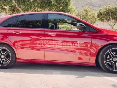 Usado Mercedes B200 136 CV (100 kW) 2020 Rojo Utilitario