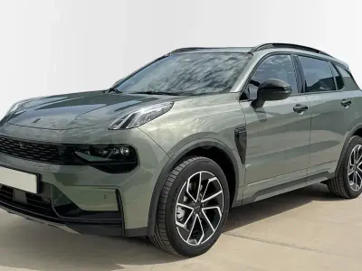 Usado Lynk & Co 01 276 CV (202 kW) 2026 Verde SUV