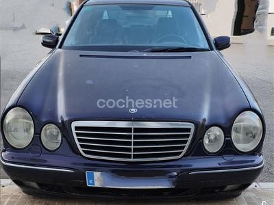 Azul Usado 2001 Mercedes E270 Avantgarde Berlina | 2000 €
