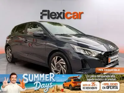 Usado Hyundai i20 101 CV (74 kW) 2025 Gris Utilitario