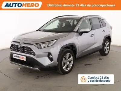 Usado Toyota RAV4 Hybrid Advance 218 CV (160 kW) 2021 Gris / plata SUV