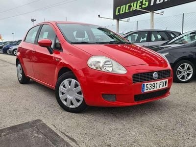 Usado Fiat Punto Feel 69 CV (50 kW) 2007 Rojo Utilitario