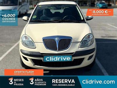 Usado Lancia Ypsilon 90 CV (66 kW) 2006 Blanco Utilitario