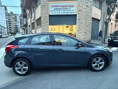 Usado Ford Focus Trend 95 CV (69 kW) 2014 Gris / plata Familiar