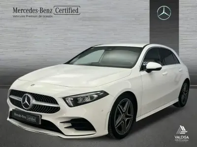 Usado Mercedes A180 AMG line 136 CV (100 kW) 2022 Blanco polar Berlina