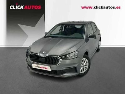 Gris Usado 2025 Skoda Fabia Essence Utilitario | 15.400 € (Precio justo)