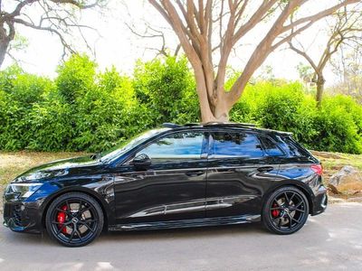 Usado Audi RS3 400 CV (294 kW) 2021 Negro Berlina