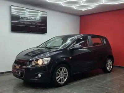 Usado Chevrolet Aveo LTZ 95 CV (69 kW) 2011 Negro Utilitario
