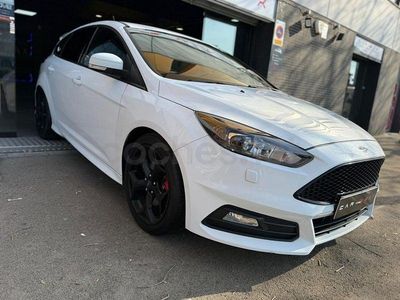 Usado Ford Focus ST 250 CV (183 kW) 2016 Blanco Berlina
