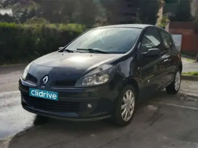 Usado Renault Clio II Authentique 75 CV (55 kW) 2006 Negro Berlina