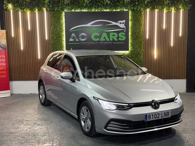 Usado VW Golf VIII Life 115 CV (84 kW) 2021 Gris / plata Berlina