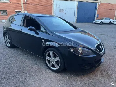 Usado Seat Leon Sport 140 CV (102 kW) 2005 Negro Utilitario