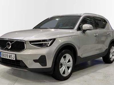 Plateado Usado 2024 Volvo XC40 Core SUV | 34.900 € (Buen precio)