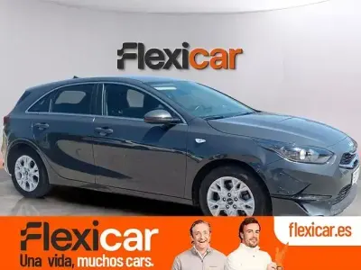 Usado Kia Ceed 136 CV (100 kW) 2023 Gris Utilitario