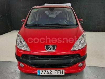 Usado Peugeot 1007 75 CV (55 kW) 2007 Rojo Monovolumen