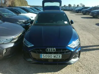 Usado Audi A3 Sportback e-tron S-Line 204 CV (150 kW) 2025 Azul Utilitario