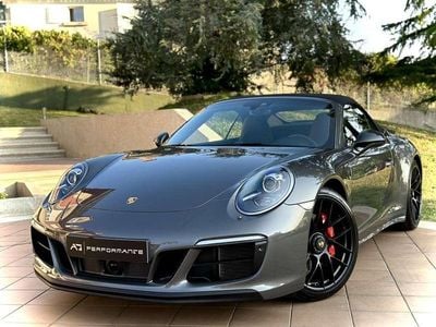 Porsche 911 Carrera 4 GTS