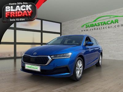 Azul metalizado Usado 2022 Skoda Octavia Ambition Familiar | 18.800 € (Precio justo)