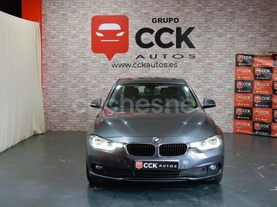 Gris / plata Usado 2018 BMW 318 Comfort Edition Berlina | 16.990 € (Precio justo)
