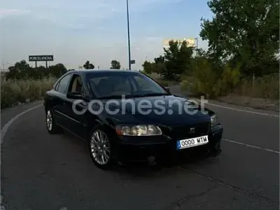 Usado Volvo S60 Momentum 170 CV (125 kW) 2005 Negro Berlina